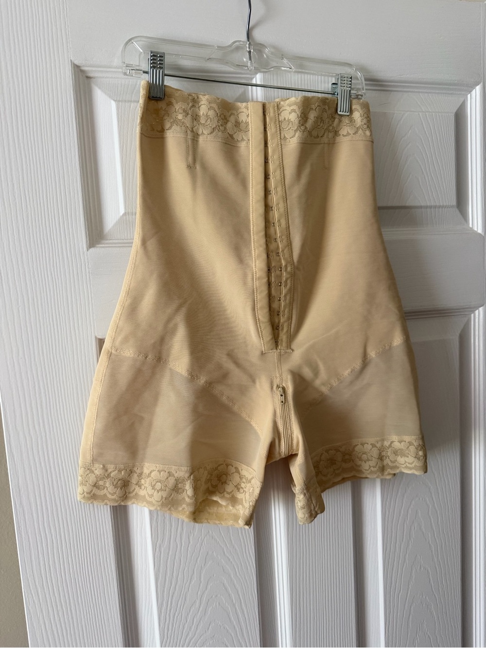 Yianna High-Waist Beige Shapewear Shorts with Lace Trim